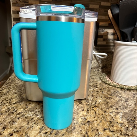 Stanley aquamarine 40oz H2.0 tumbler **S5** - Picture 3 of 6